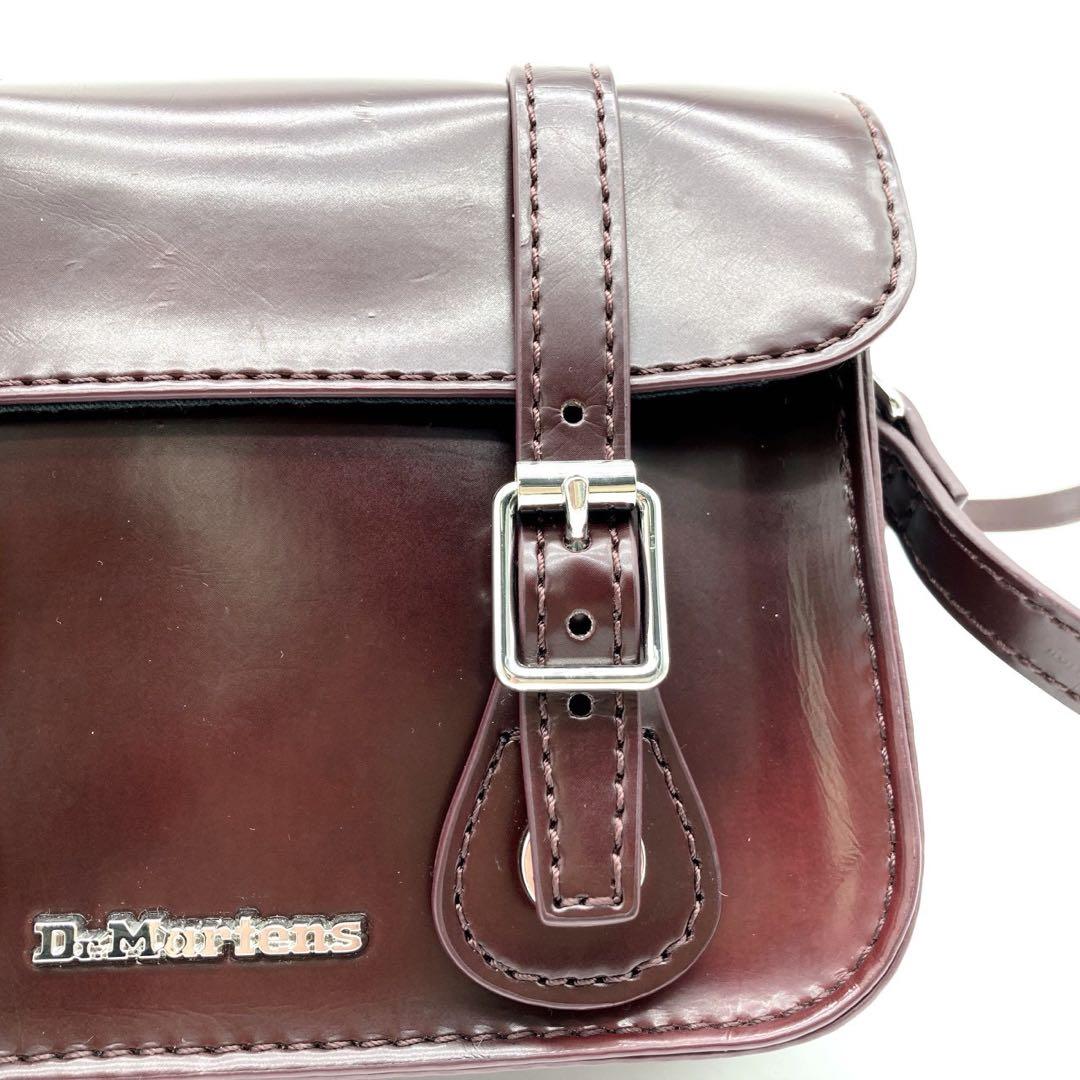 ドクターマーチン　サッチェルバッグ　7インチ　チェリーレッド　ショルダーバッグ