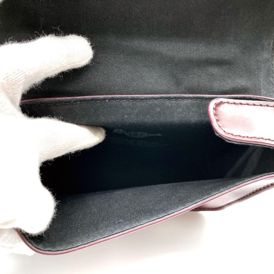 ドクターマーチン　サッチェルバッグ　7インチ　チェリーレッド　ショルダーバッグ