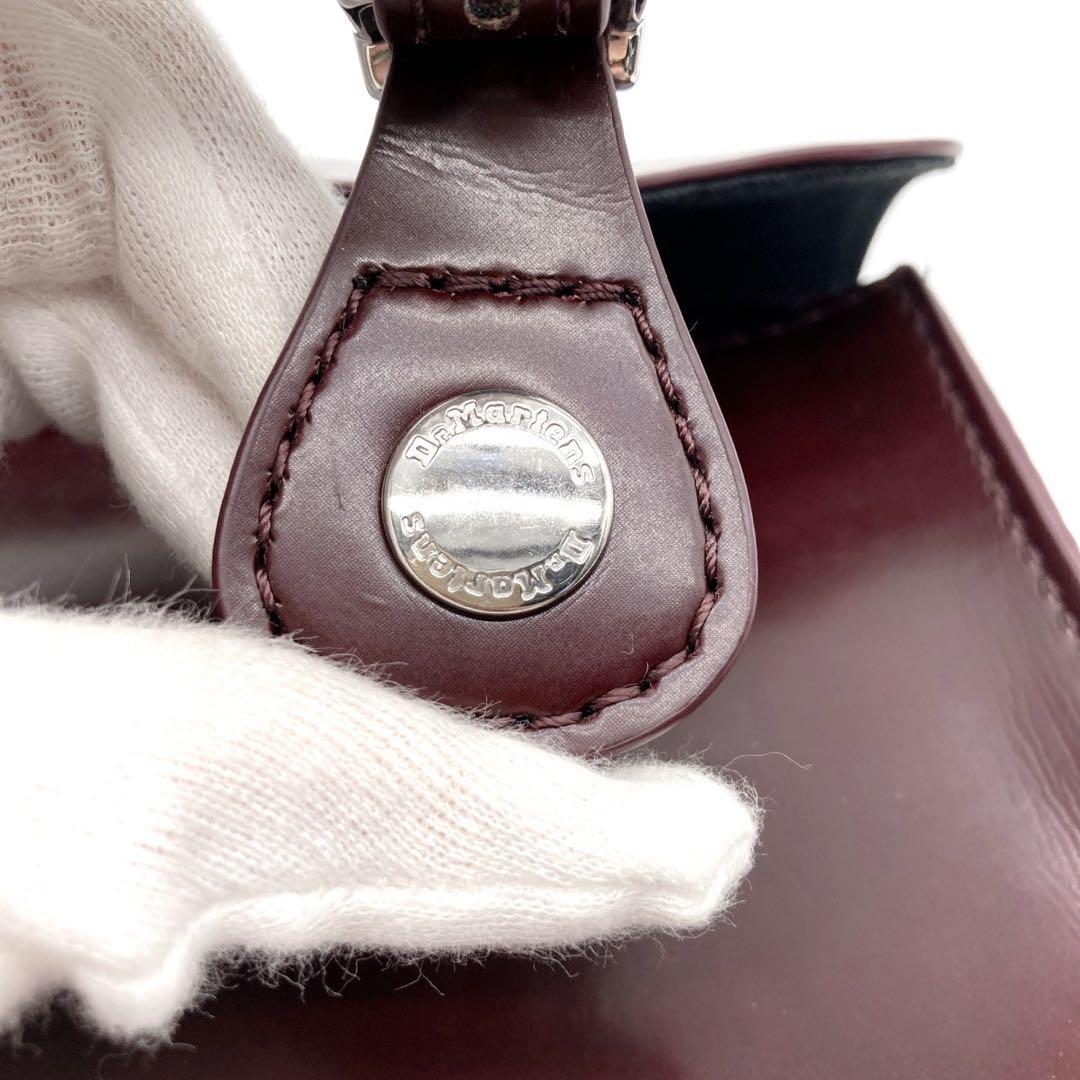 ドクターマーチン　サッチェルバッグ　7インチ　チェリーレッド　ショルダーバッグ