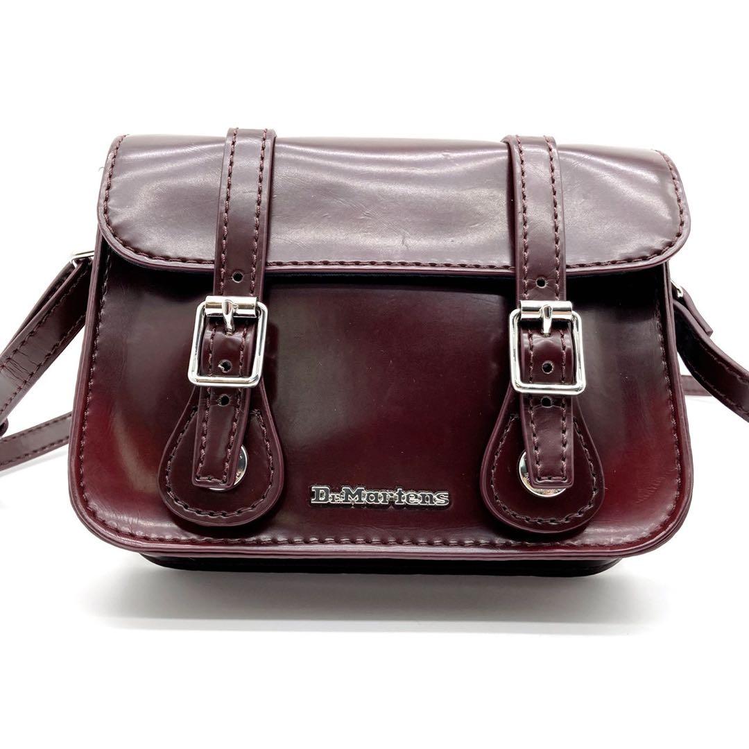 ドクターマーチン　サッチェルバッグ　7インチ　チェリーレッド　ショルダーバッグ