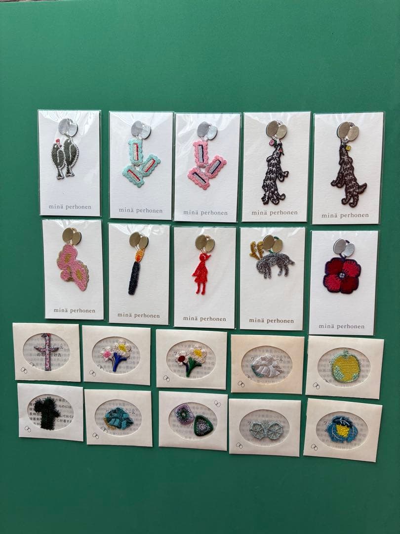 ノベルティ チャーム＆ワッペン ミナペルホネン wolf & flower他