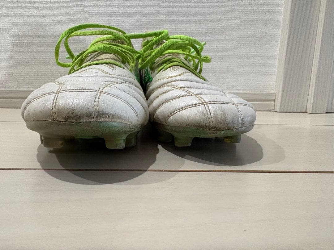 ミズノ モレリアNEOiV β スパイク トレシュー26.5