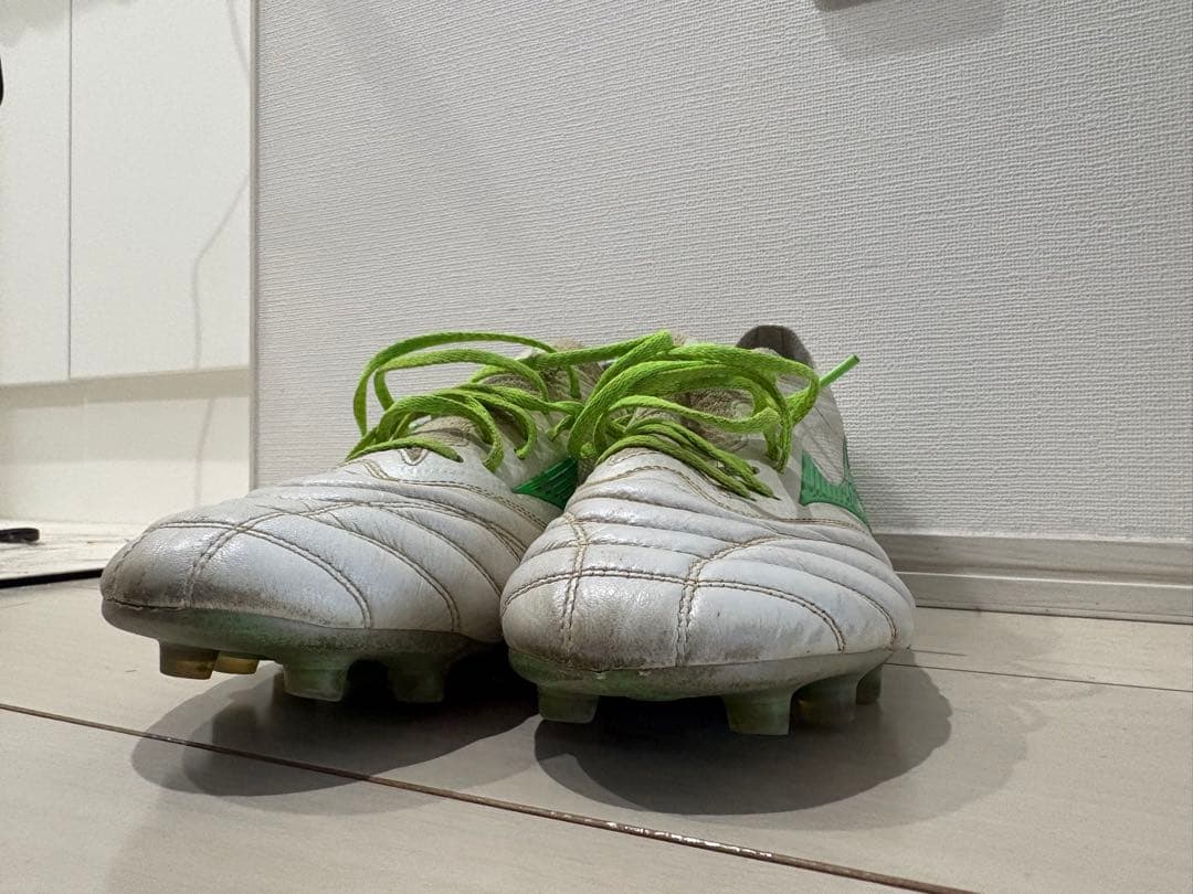 ミズノ モレリアNEOiV β スパイク トレシュー26.5