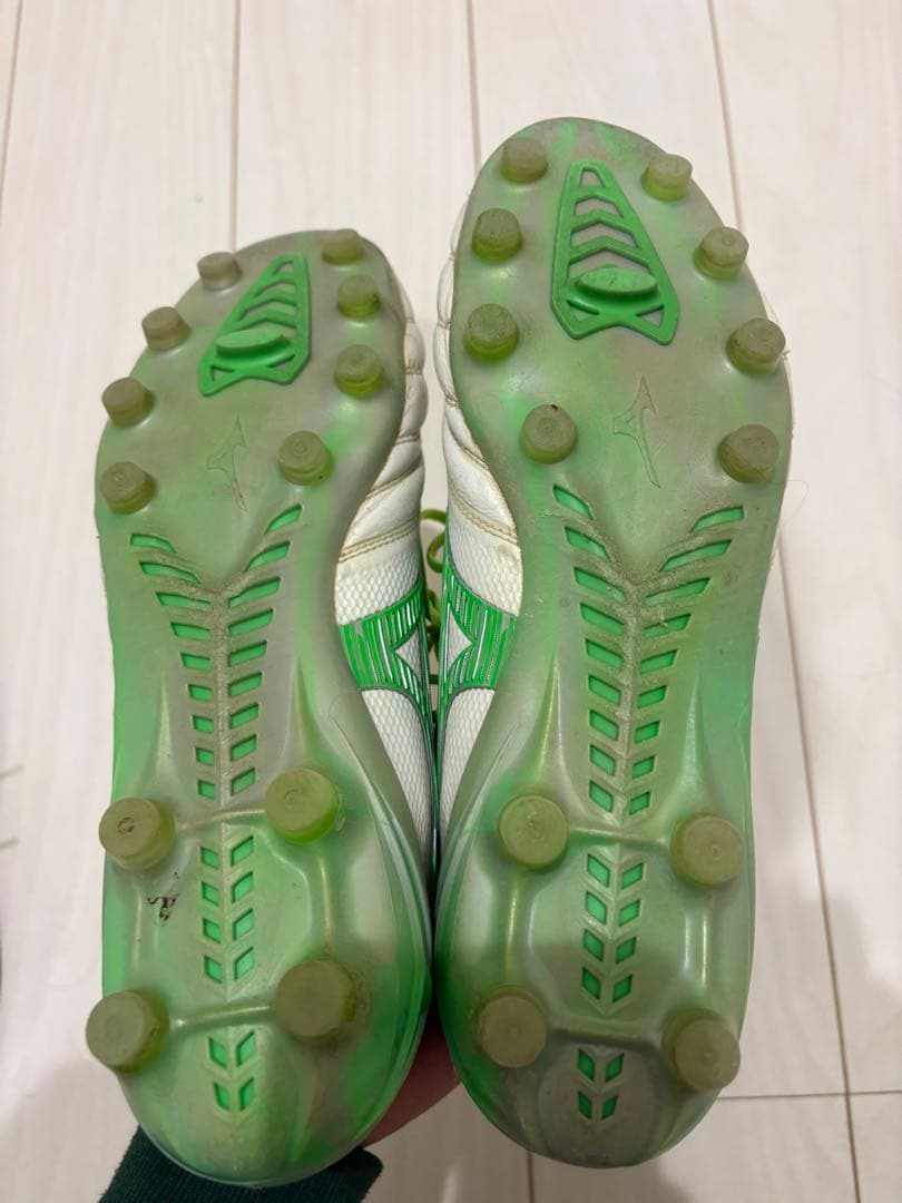 ミズノ モレリアNEOiV β スパイク トレシュー26.5