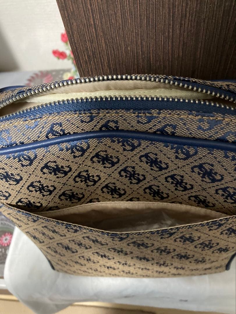 【専用】GUESS ゲス ショルダーバッグ ベージュ/ブルー