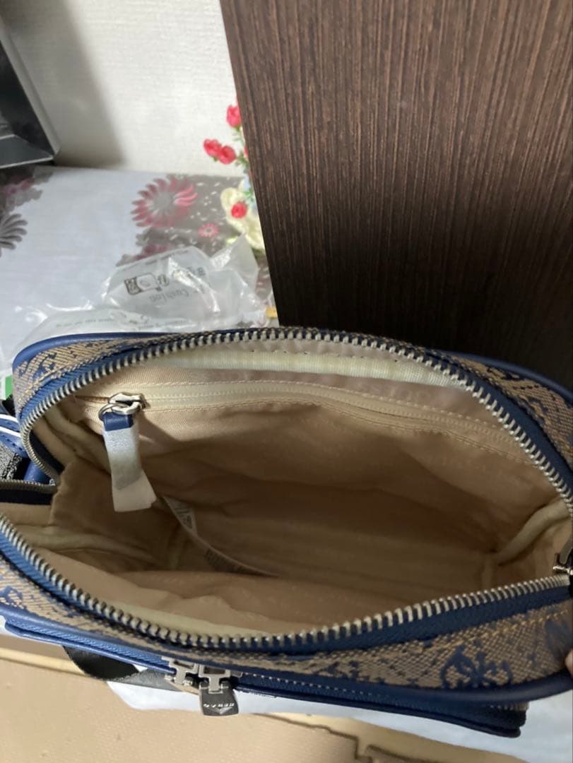 【専用】GUESS ゲス ショルダーバッグ ベージュ/ブルー