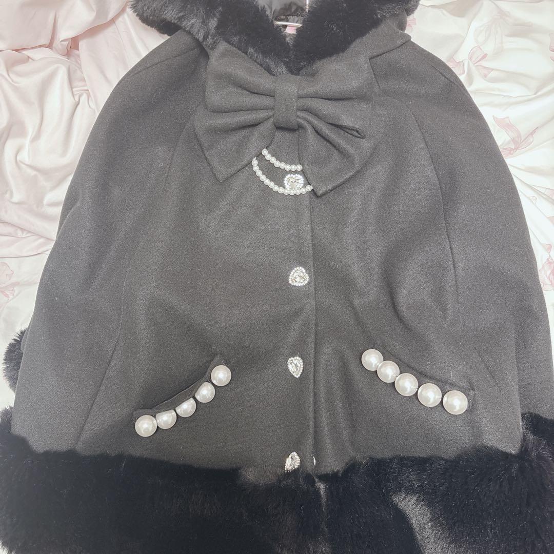 リボン付きボリュームファーフードケープコート 黒