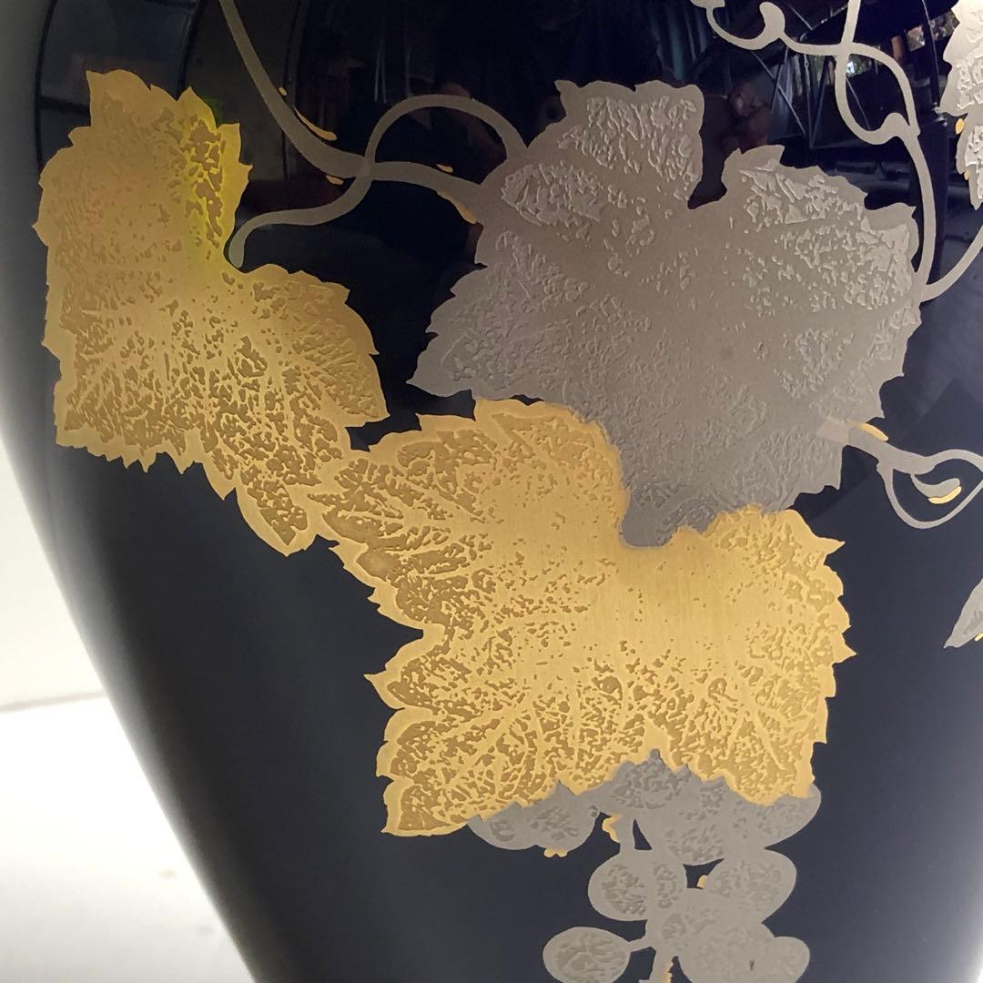 大倉陶園　瑠璃金蝕葡萄　花瓶　27.5cm