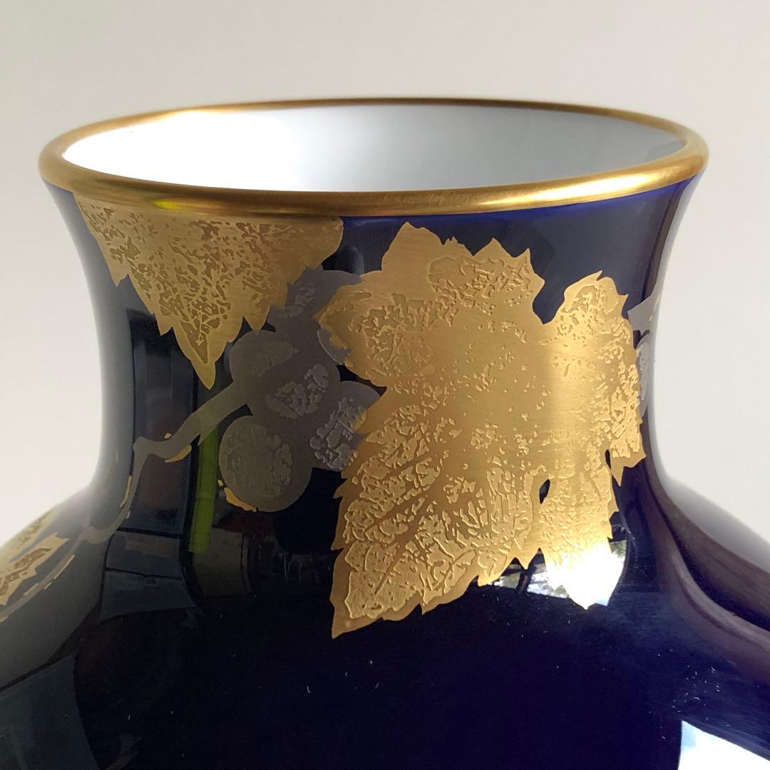 大倉陶園　瑠璃金蝕葡萄　花瓶　27.5cm