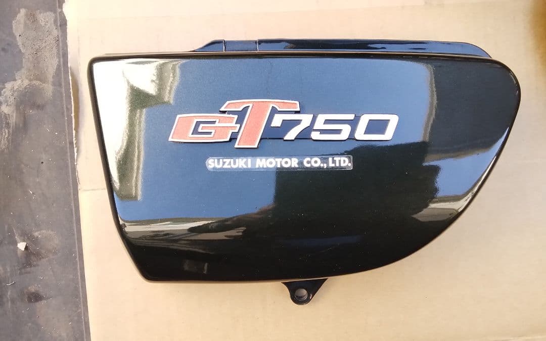 国内物　GT 750 B5　純正外装フルキット　正月謝恩セール