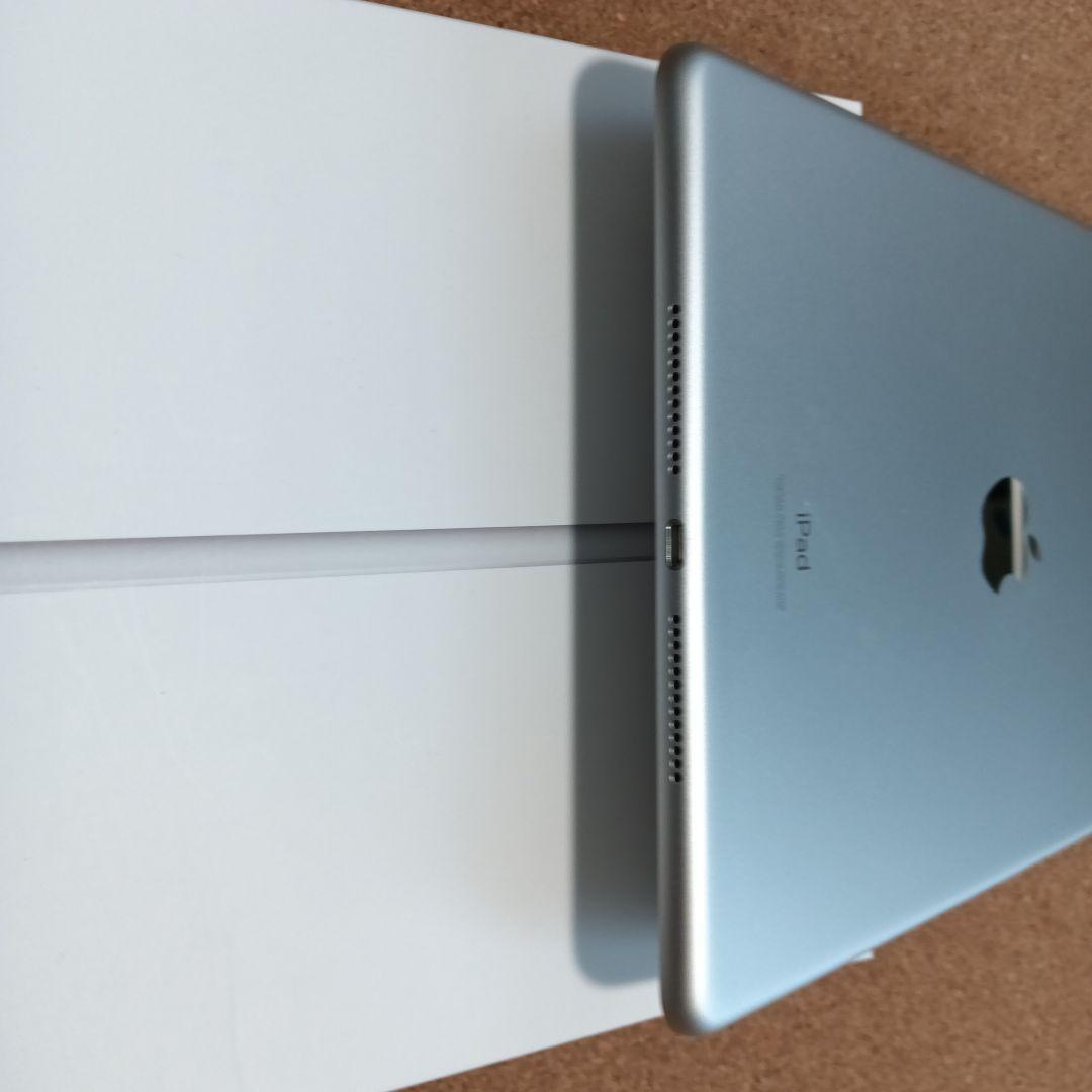 iPad本体 （第8世代）・付属品付き　シルバー　WiFi/ 128GBモデル