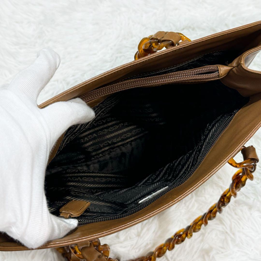 良品✨プラダ　プラスチック　チェーン　トートバッグ　ショルダーバッグ　ロゴ型押し