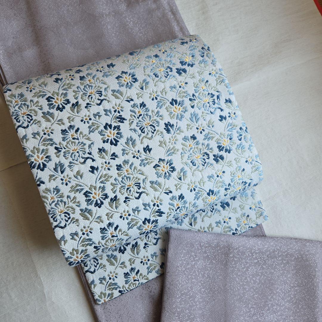 作家物　品のあるシルバーグレー　地紋が美しい雪輪柄の江戸小紋