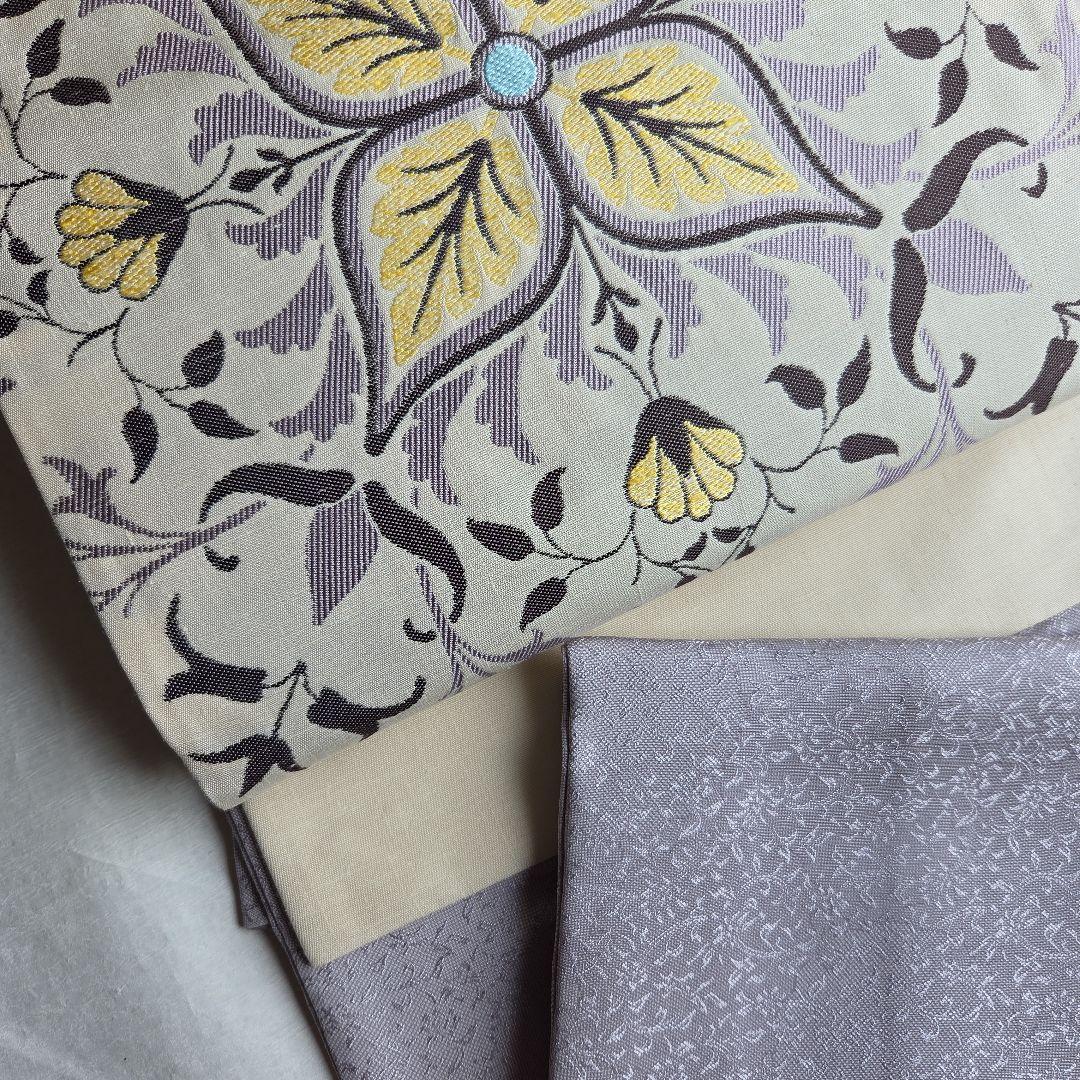 作家物　品のあるシルバーグレー　地紋が美しい雪輪柄の江戸小紋