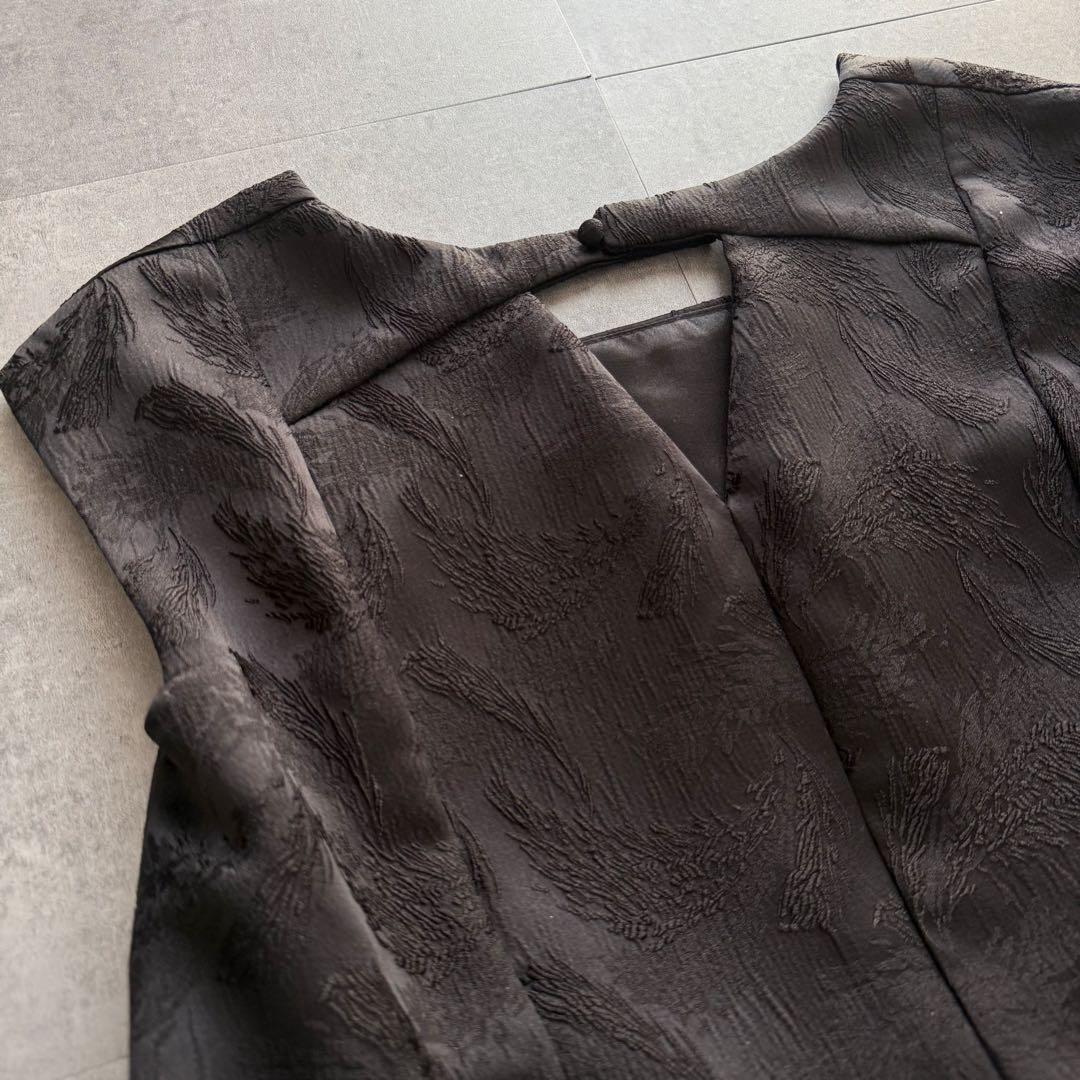 nianaフェザー柄ジャガードペプラム セットアップ パンツドレス オケージョン