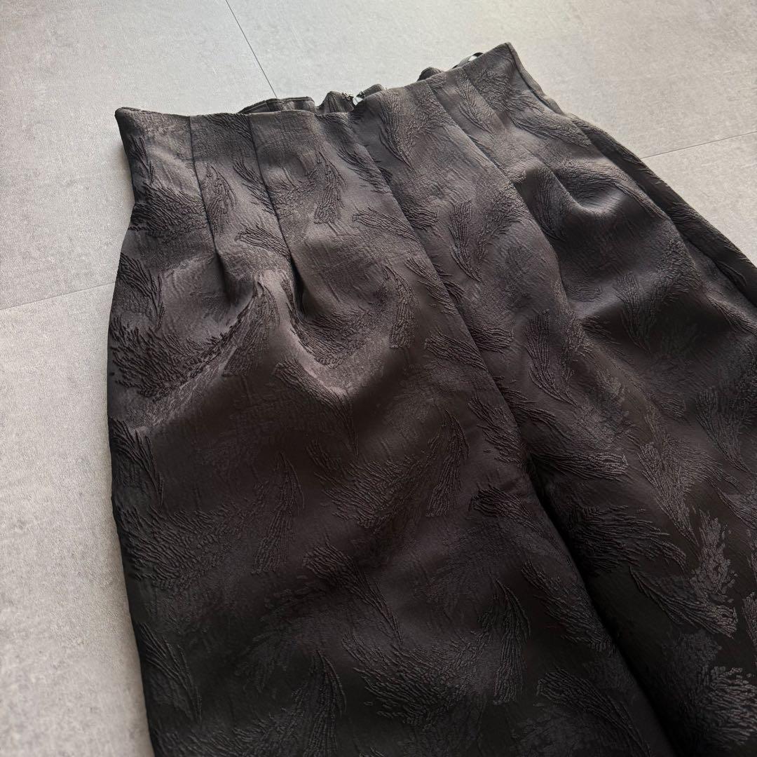 nianaフェザー柄ジャガードペプラム セットアップ パンツドレス オケージョン