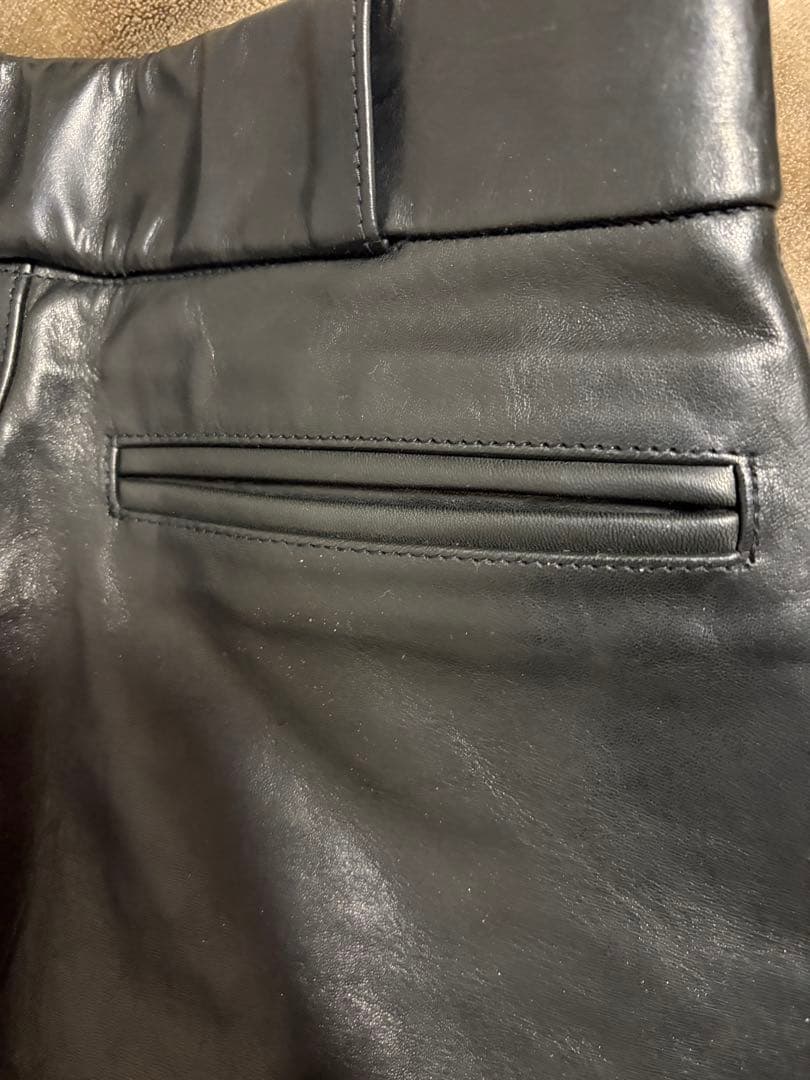 アトラクションズ　レザーパンツ