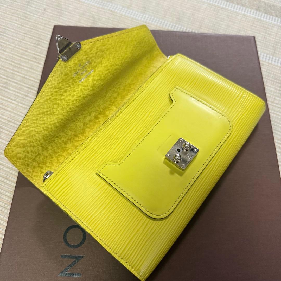 希少　Louis Vuitton モノグラム　エピ長財布