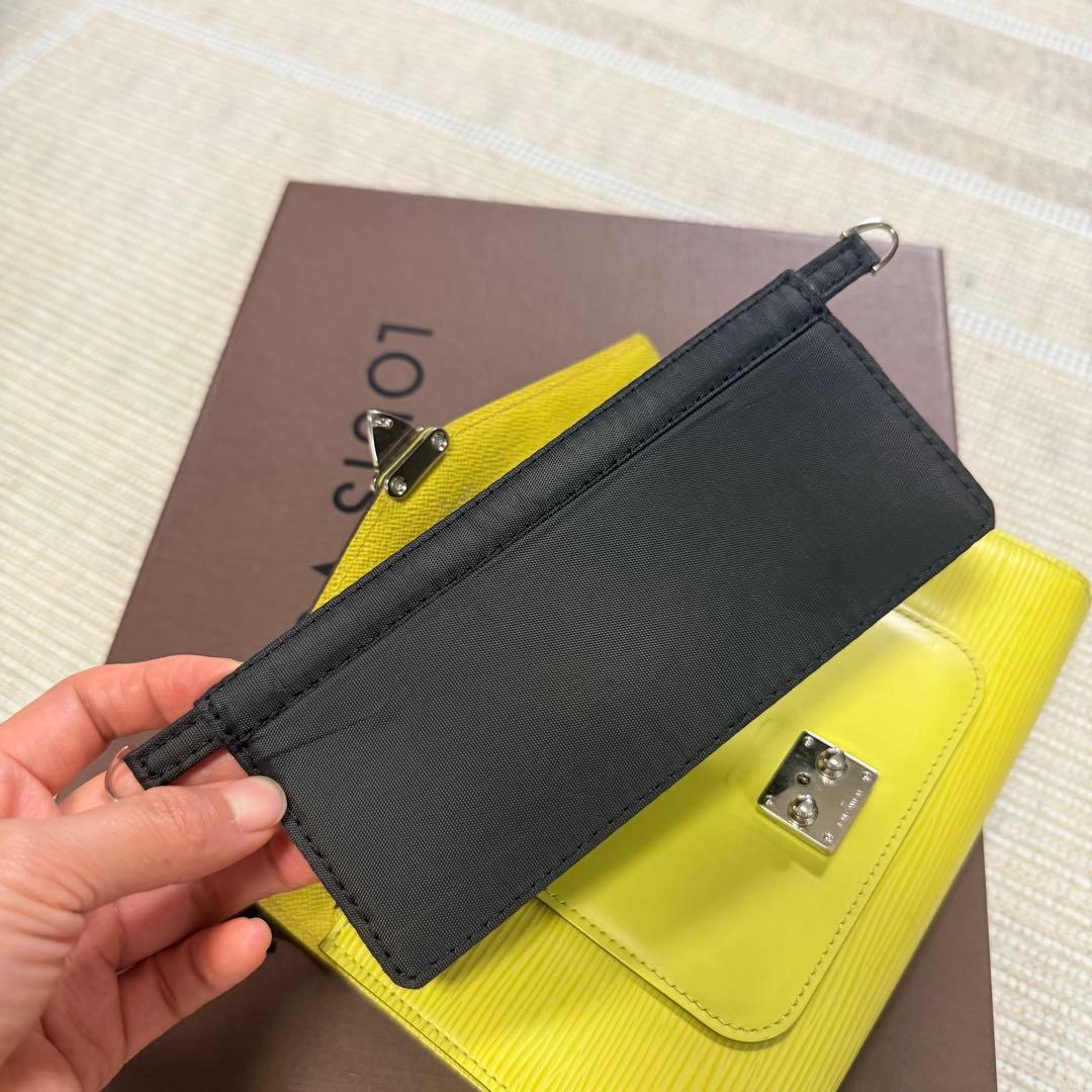 希少　Louis Vuitton モノグラム　エピ長財布