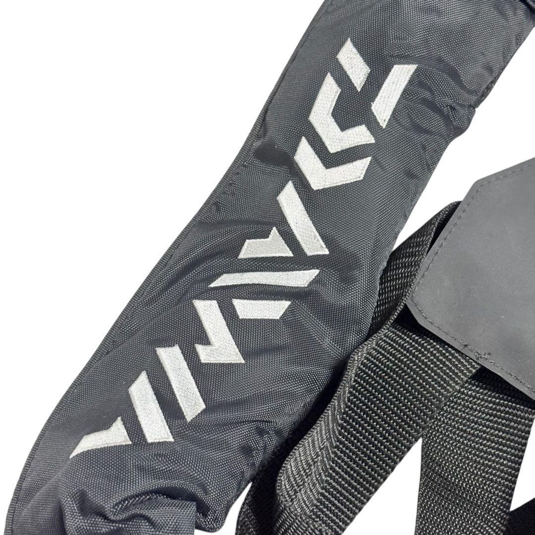 美品 ダイワ 自動膨張式ライフジャケット DF-2007