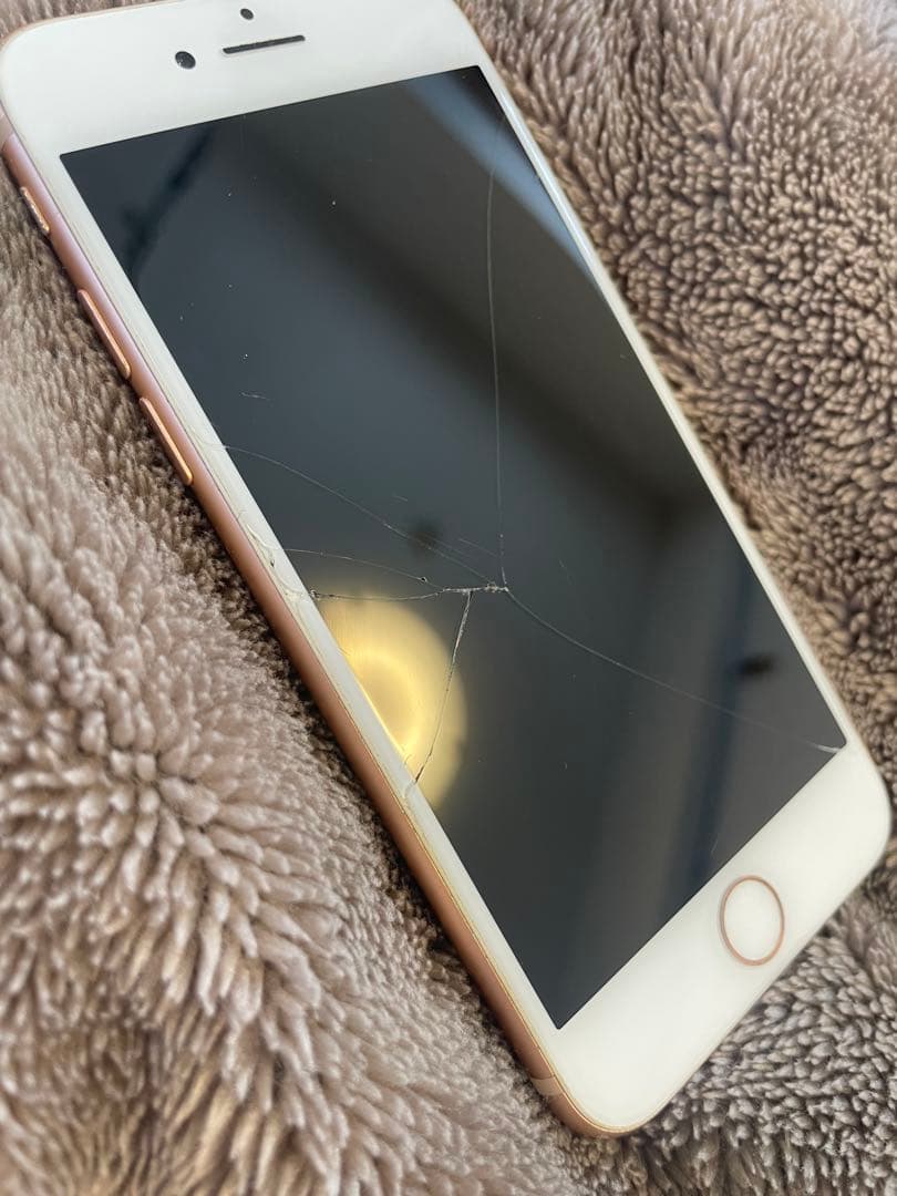 iPhone8 64G ゴールド SIMフリー 訳あり