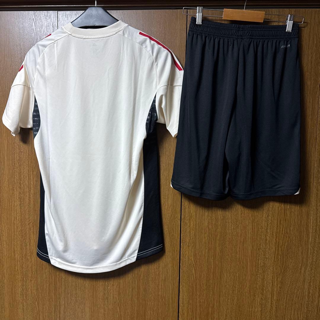 新品未使用 リバプールFC トレーニングウェア4点セット