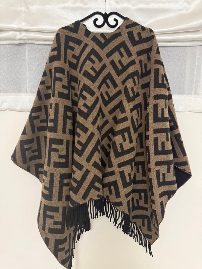フェンディ FENDI リバーシブル カシミヤ＆ウール 無地 総柄 ポンチョ