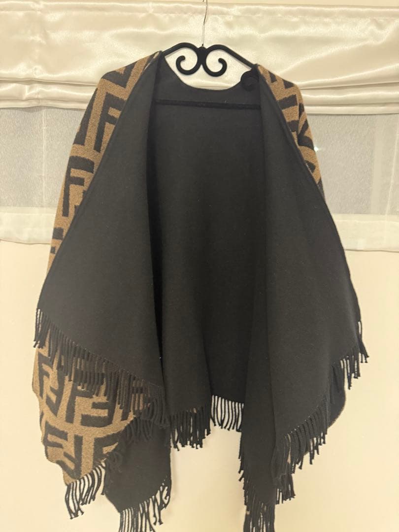 フェンディ FENDI リバーシブル カシミヤ＆ウール 無地 総柄 ポンチョ