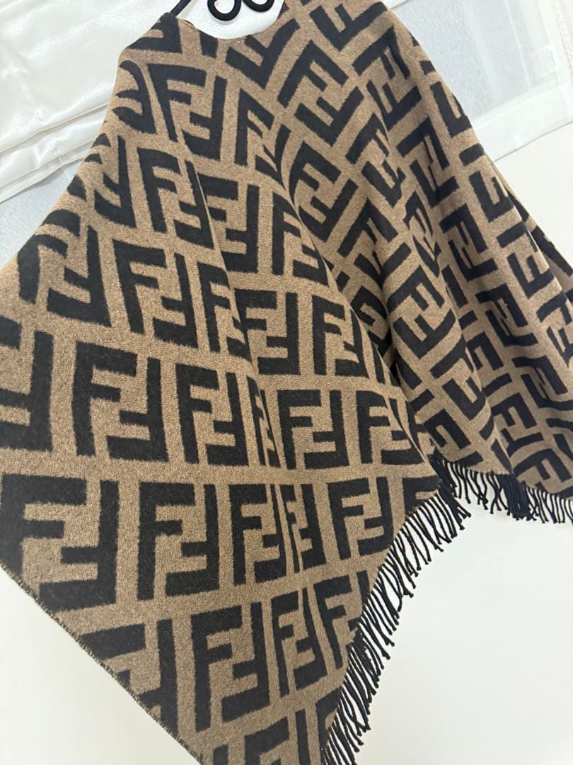 フェンディ FENDI リバーシブル カシミヤ＆ウール 無地 総柄 ポンチョ