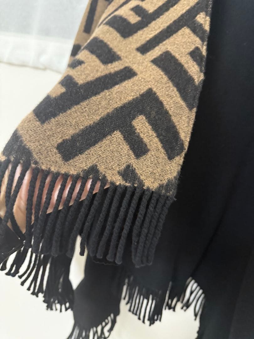 フェンディ FENDI リバーシブル カシミヤ＆ウール 無地 総柄 ポンチョ