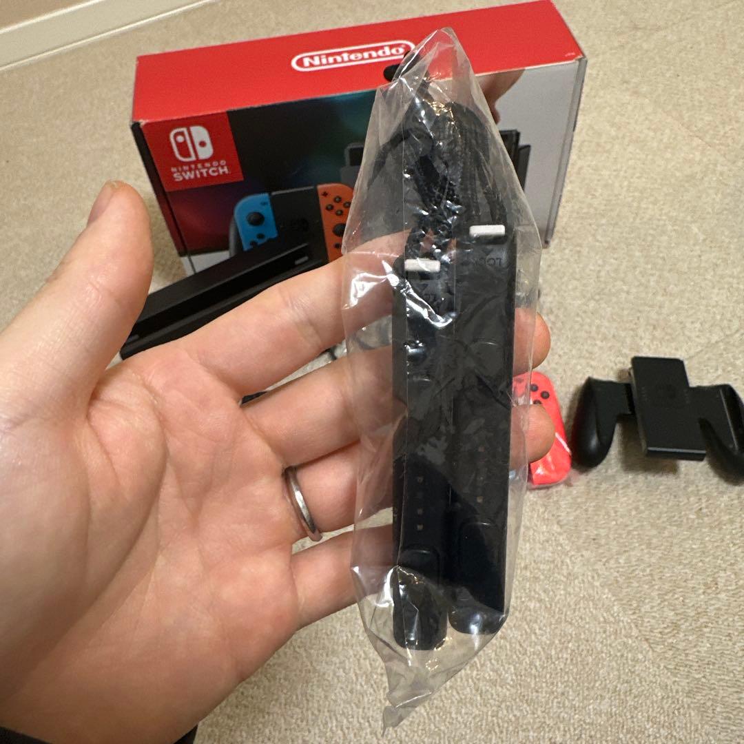 Nintendo Switch 本体 ネオンブルー・レッドジョイコン
