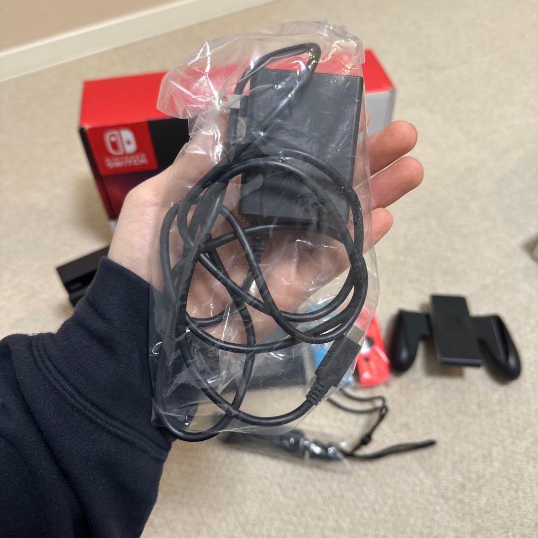 Nintendo Switch 本体 ネオンブルー・レッドジョイコン