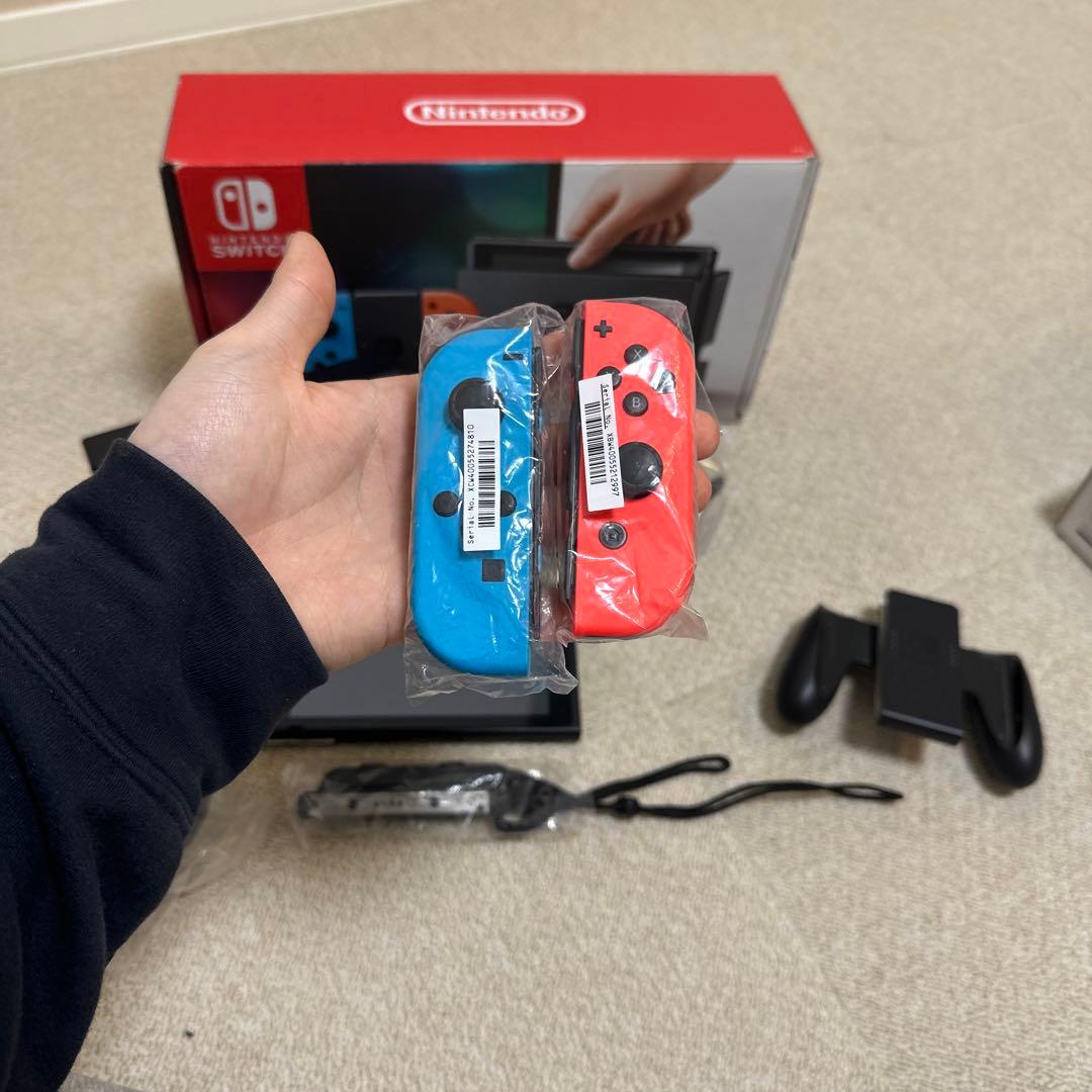 Nintendo Switch 本体 ネオンブルー・レッドジョイコン