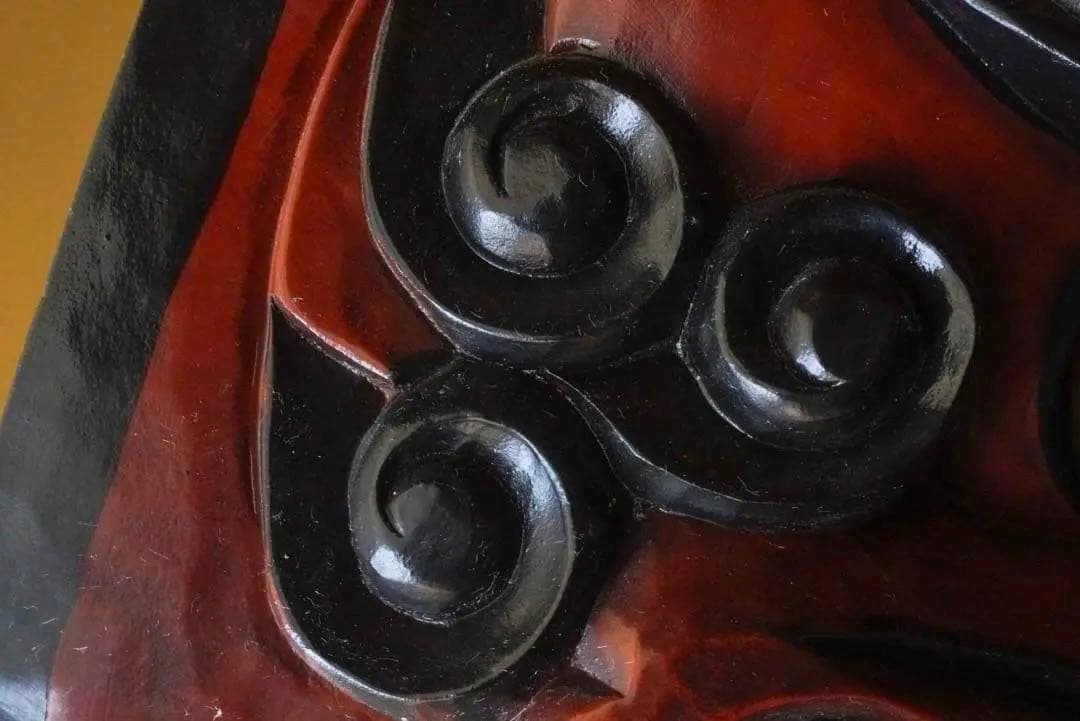 み*く様 【獅子頭　漆塗り・金箔貼り】木彫　彫刻　獅子舞　民藝　骨董品　時代物