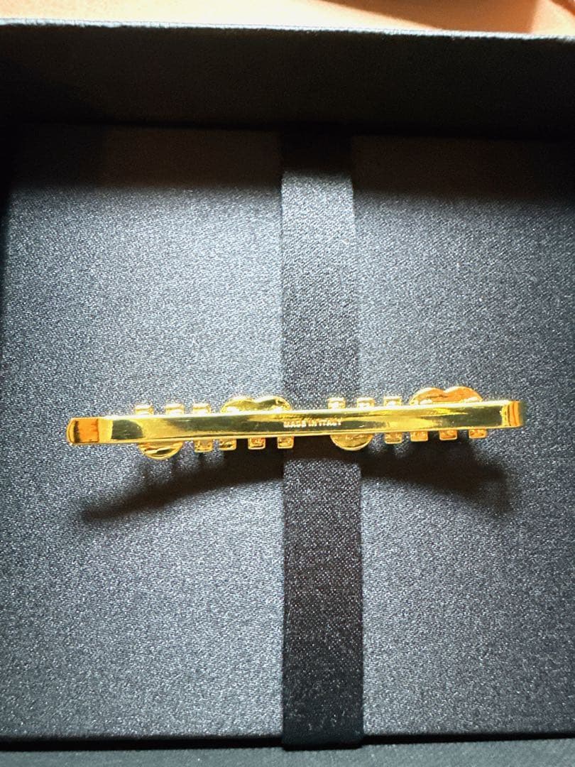 MIUMIU ロゴ ヘアピン 正規品 カードあり 未使用に近い