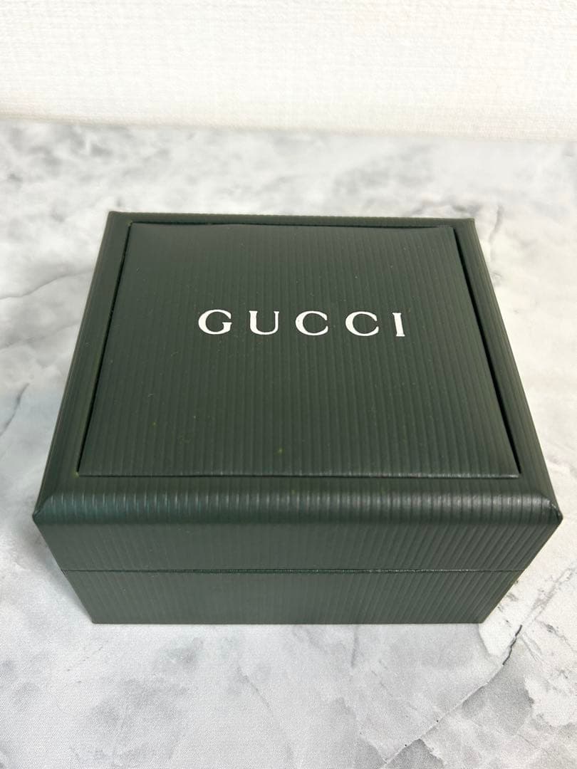GUCCI バングル腕時計