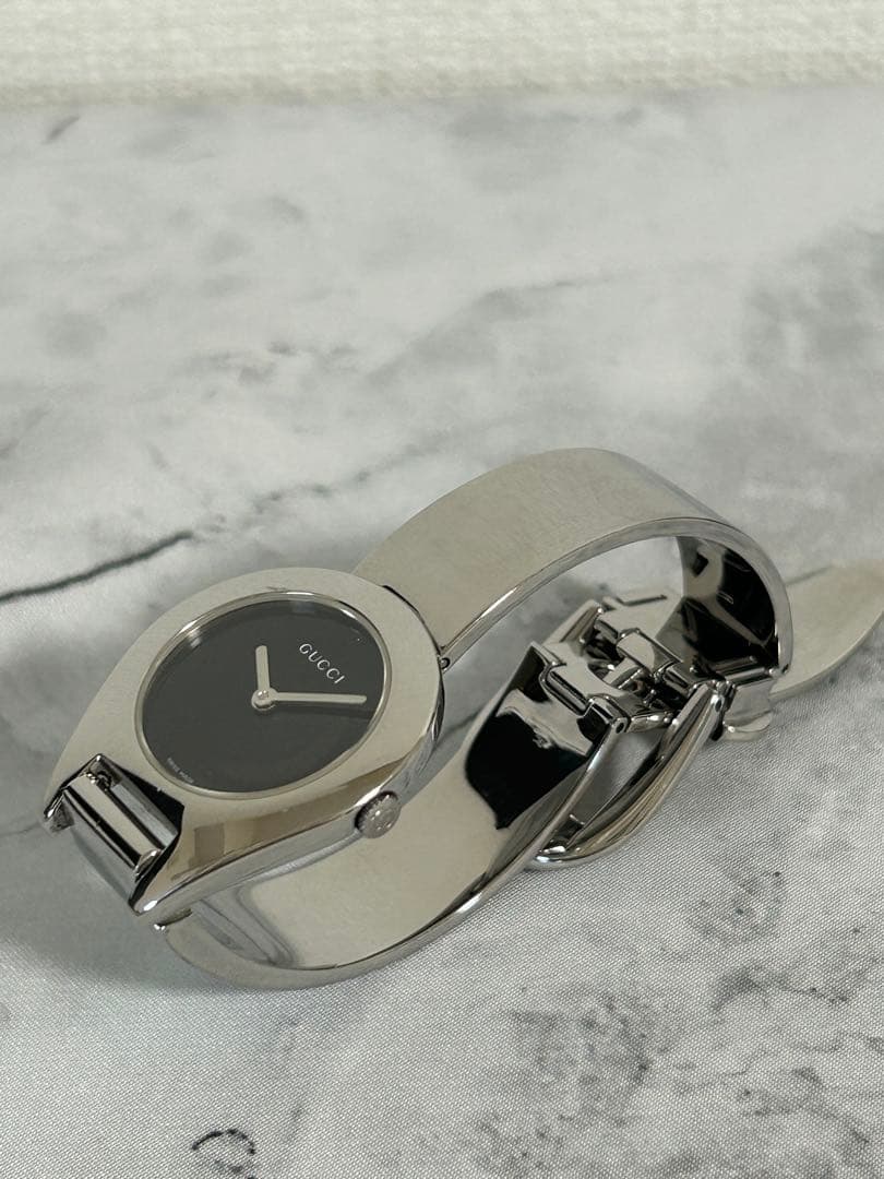 GUCCI バングル腕時計