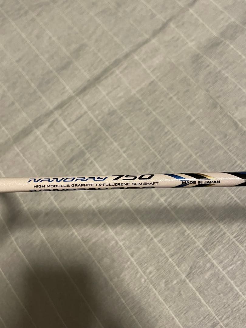 廃盤モデル　ヨネックス　バドミントンラケット　ナノレイ750
