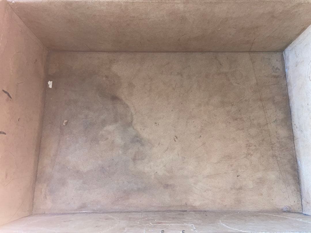 d*u様 木の彫り模様の赤い大きな収納ボックス