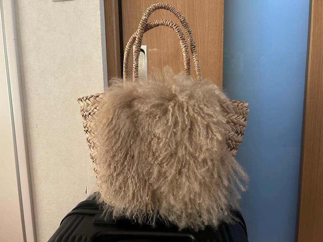 アングリッド◯チベットファー付きカゴバック