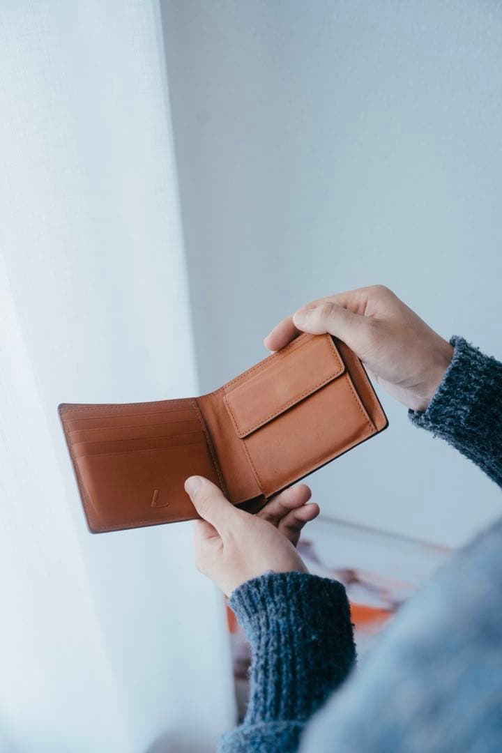 【土屋鞄】コードバン二折財布 ネイビー（小銭入れ 有）