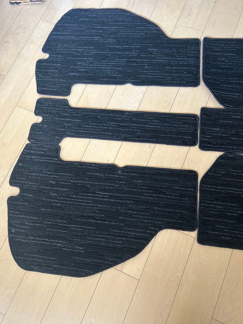 値下げ)トヨタアルファード30系後期純正フロアマット 純正美品