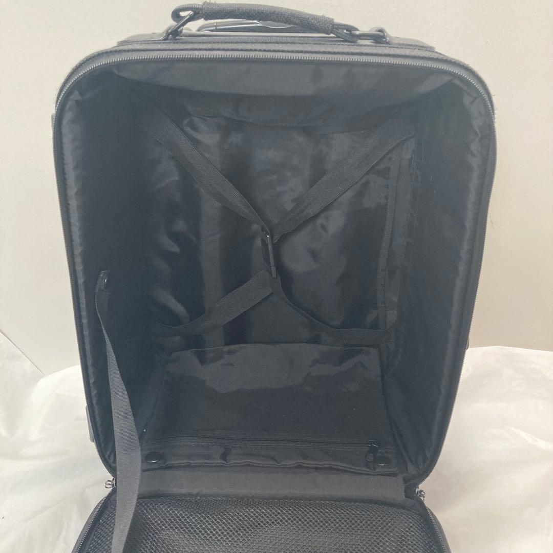 SWANY スワニー 四輪 座れる 機内持ち込み可　キャリーケース ブラック