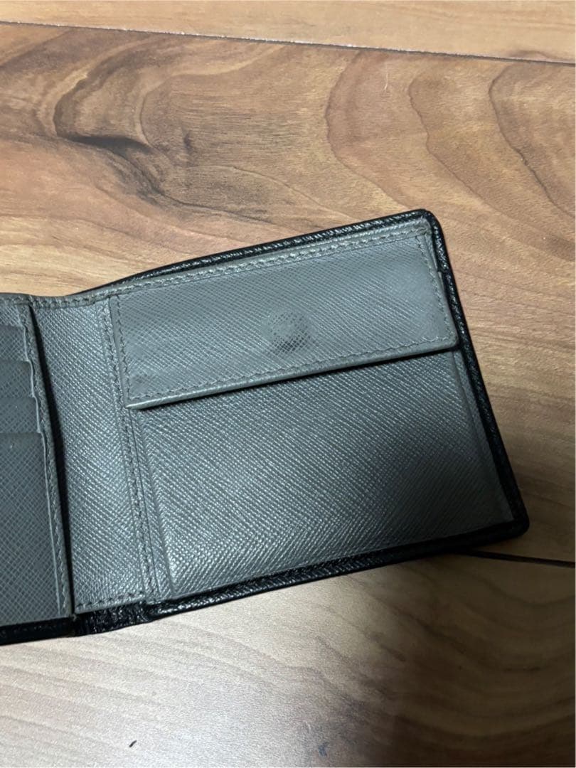 tsubasa　PRADA ブラック レザー 二つ折り財布