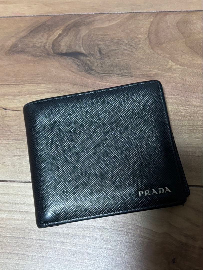 tsubasa　PRADA ブラック レザー 二つ折り財布
