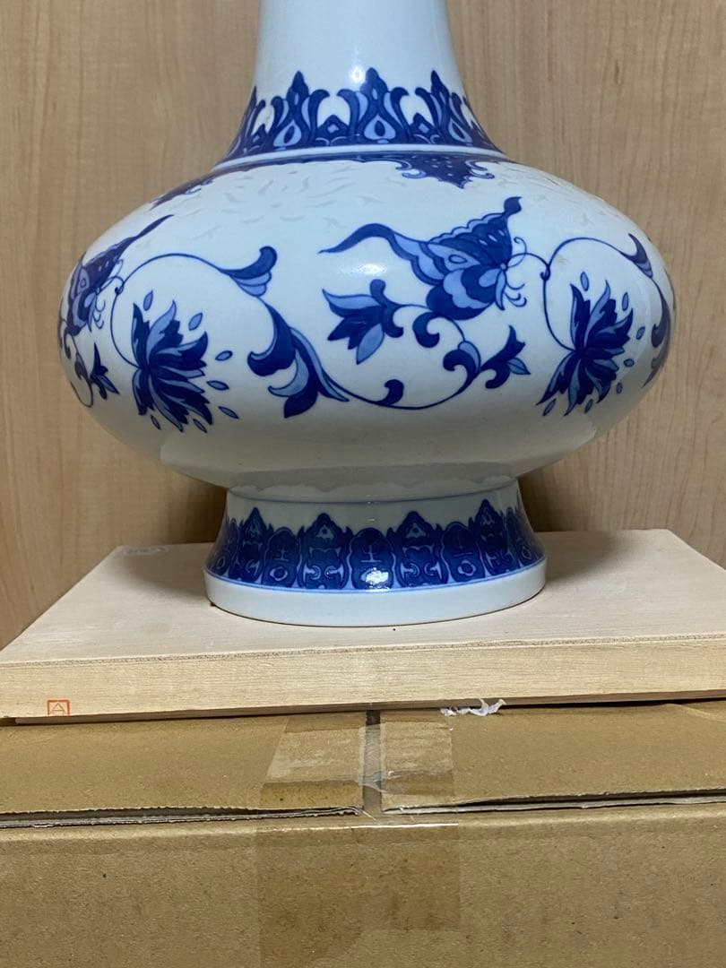 中国　景徳鎮製　染付蛍花瓶　　　　　引越しのため　売り尽くす