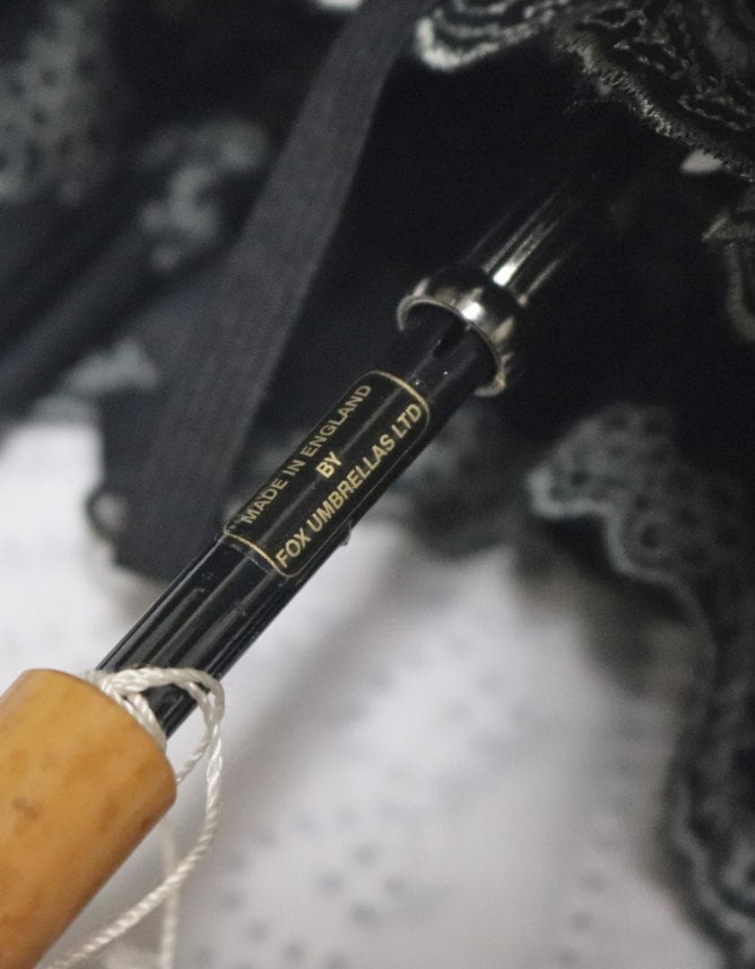 新品タグ付き【フォックスアンブレラ】長傘 英国製 繊細豪華刺繍 高級日傘 黒