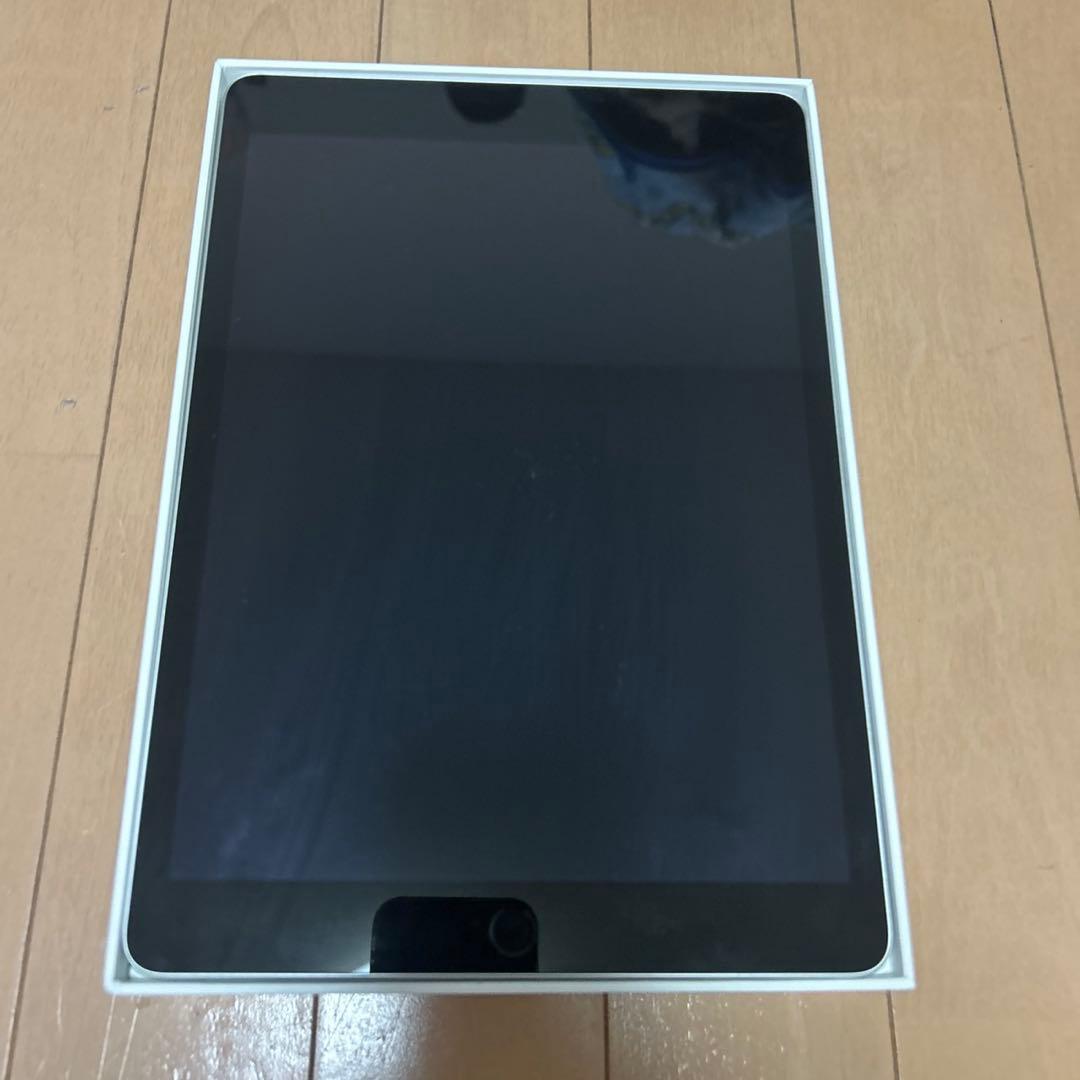 iPad (第9世代) Wi-Fi シルバー 本体