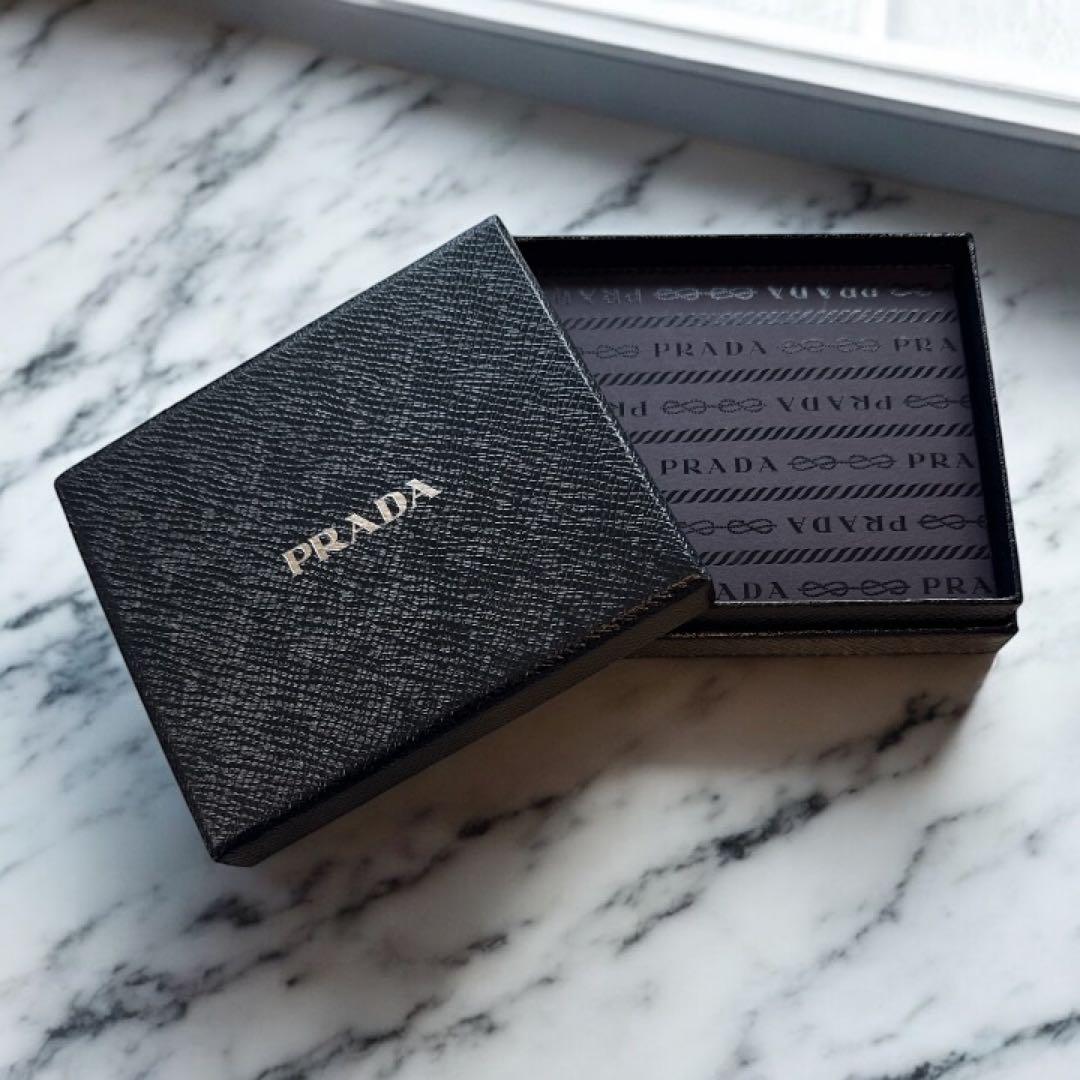 PRADA プラダ サフィアーノ メタル マネークリップ カードケース 二つ折り