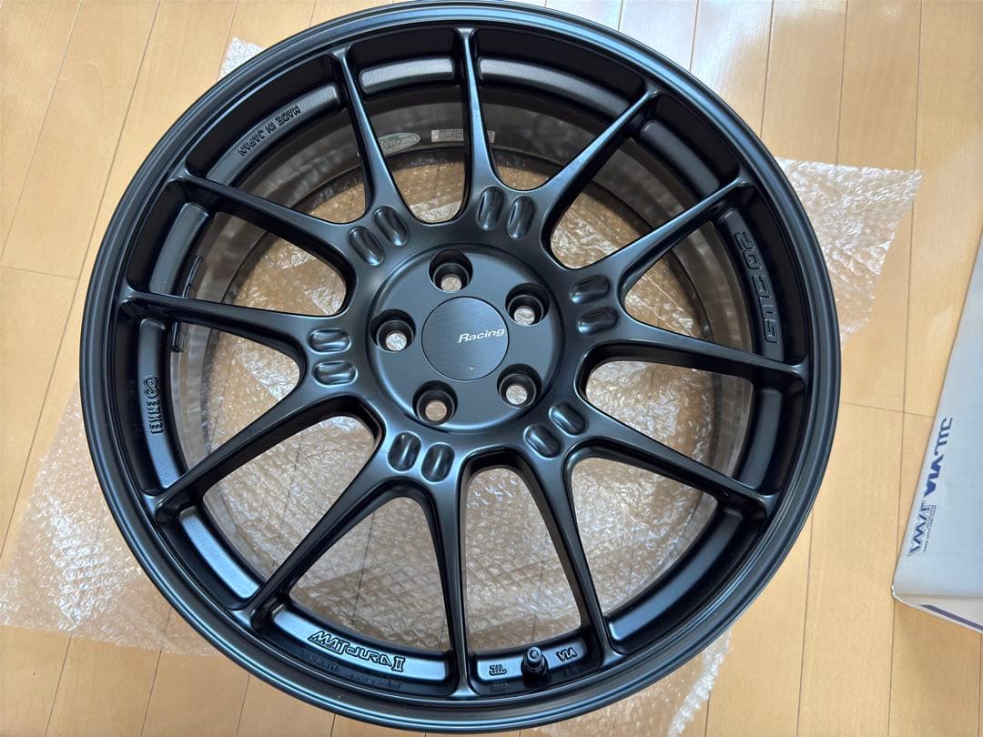 未使用品 ENKEI エンケイ GTC02 18インチ 4本セット